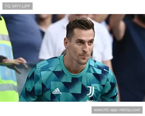 尤文米利克门前抢点完成绝对关键破门 尤文米利克门前抢点完成绝对关键破门